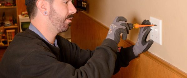 Electrician in Blaine MN